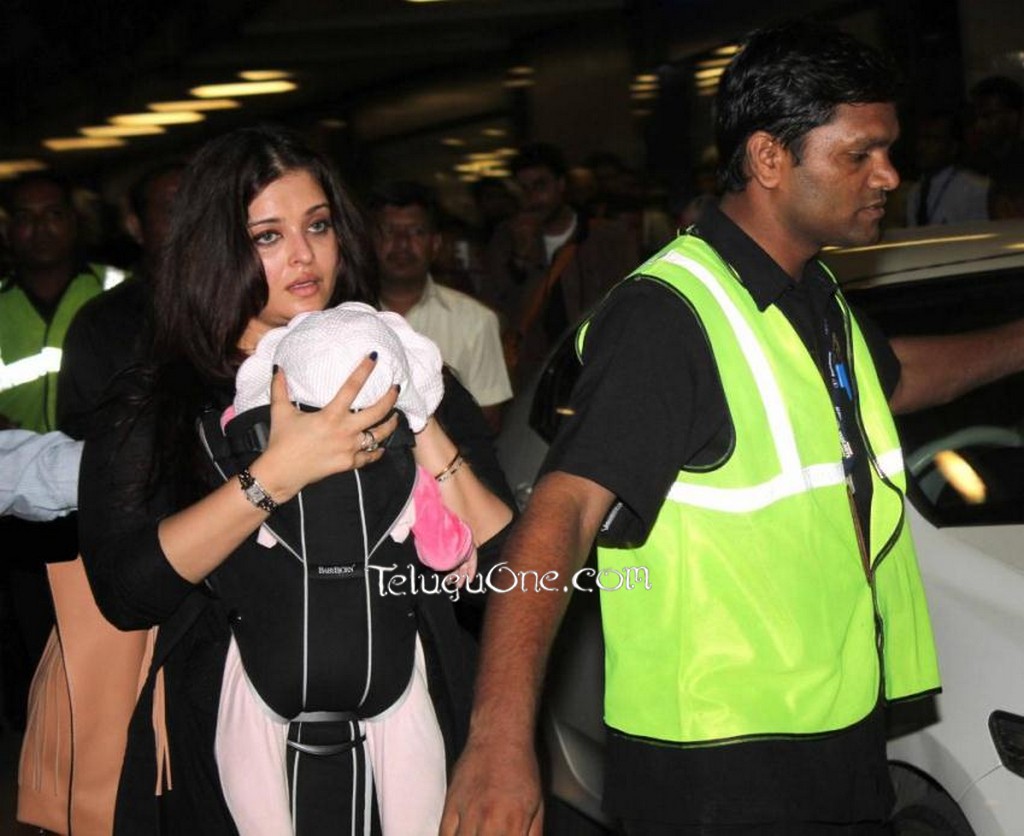 Aishwarya Rai Baby Aradhya Photos